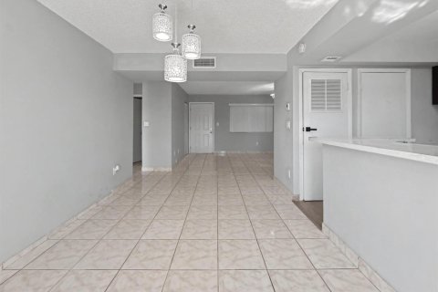 Condominio en venta en Miami, Florida, 2 dormitorios, 114.73 m2 № 2084786 - foto 17