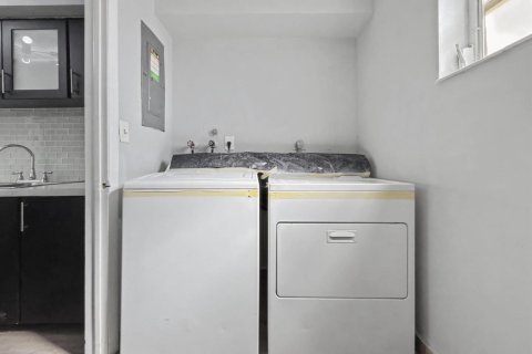 Condominio en venta en Miami, Florida, 2 dormitorios, 114.73 m2 № 2084786 - foto 7