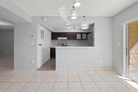Condominio en venta en Miami, Florida, 2 dormitorios, 114.73 m2 № 2084786 - foto 11