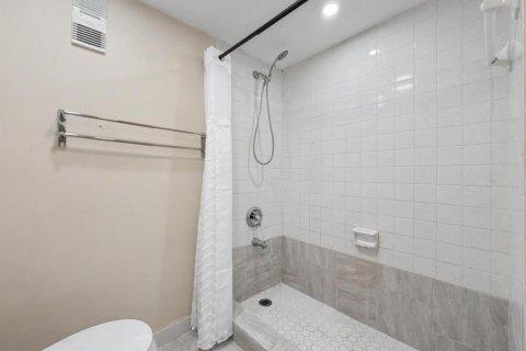 Condominio en venta en Miami, Florida, 2 dormitorios, 114.73 m2 № 2084786 - foto 25