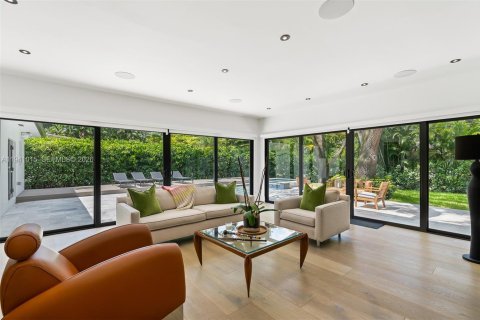 Villa ou maison à vendre à Coral Gables, Floride: 3 chambres, 221.2 m2 № 1997810 - photo 4