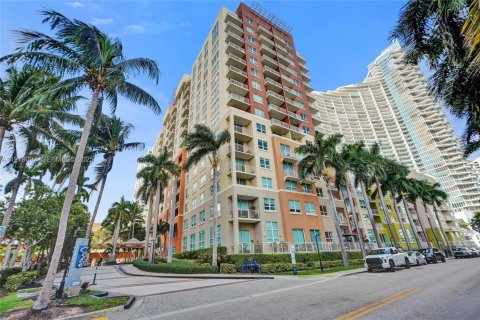 Condo in Miami, Florida, 2 bedrooms № 1982853 - photo 26