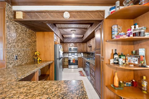 Casa en venta en North Miami Beach, Florida, 4 dormitorios, 230.49 m2 № 1969923 - foto 21