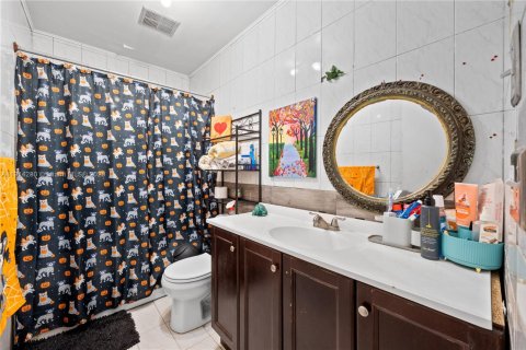 Casa en venta en North Miami Beach, Florida, 4 dormitorios, 230.49 m2 № 1969923 - foto 27