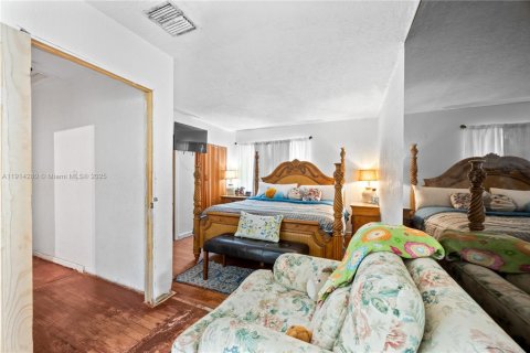 Casa en venta en North Miami Beach, Florida, 4 dormitorios, 230.49 m2 № 1969923 - foto 28