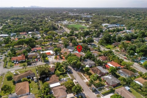 Casa en venta en North Miami Beach, Florida, 4 dormitorios, 230.49 m2 № 1969923 - foto 8