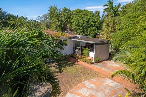 Casa en venta en North Miami Beach, Florida, 4 dormitorios, 230.49 m2 № 1969923 - foto 3