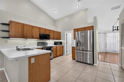 House in Orlando, Florida 3 bedrooms, 168.62 sq.m. № 2151922 - photo 16