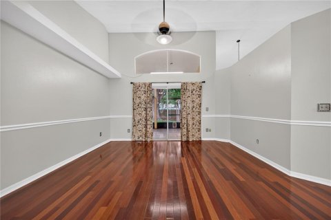 House in Orlando, Florida 3 bedrooms, 168.62 sq.m. № 2151922 - photo 6