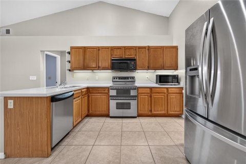 House in Orlando, Florida 3 bedrooms, 168.62 sq.m. № 2151922 - photo 14