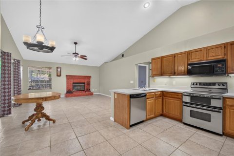 House in Orlando, Florida 3 bedrooms, 168.62 sq.m. № 2151922 - photo 18