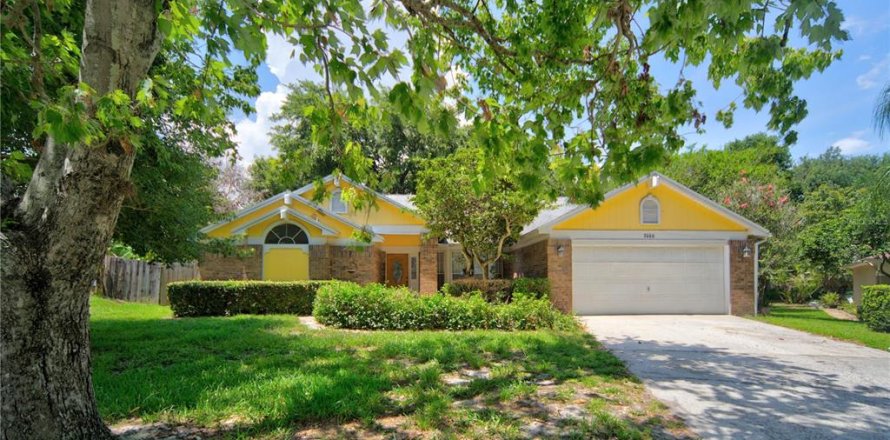 House in Orlando, Florida 3 bedrooms, 168.62 sq.m. № 2151922