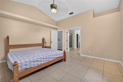 House in Orlando, Florida 3 bedrooms, 168.62 sq.m. № 2151922 - photo 11