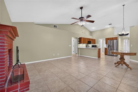 House in Orlando, Florida 3 bedrooms, 168.62 sq.m. № 2151922 - photo 19