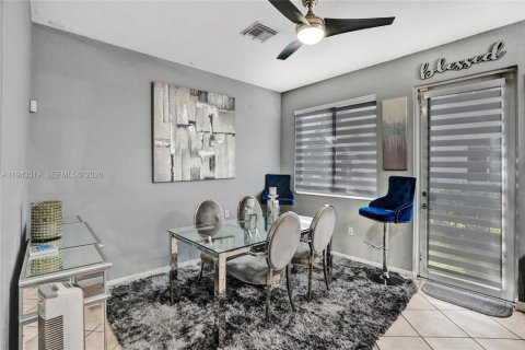 Touwnhouse à vendre à Miami Gardens, Floride: 4 chambres, 161.09 m2 № 2001721 - photo 23