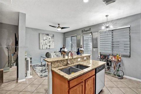 Touwnhouse à vendre à Miami Gardens, Floride: 4 chambres, 161.09 m2 № 2001721 - photo 20
