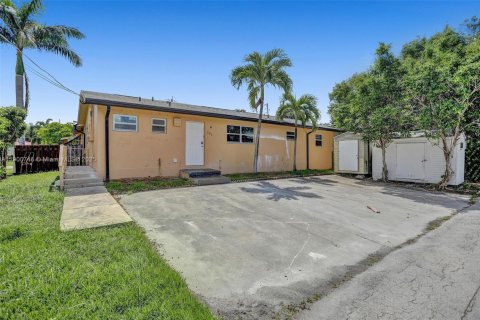 Commercial property in Dania Beach, Florida 223.06 sq.m. № 1953282 - photo 3