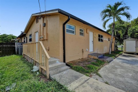 Commercial property in Dania Beach, Florida 223.06 sq.m. № 1953282 - photo 4