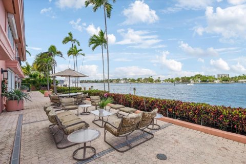 Casa en venta en Fort Lauderdale, Florida, 7 dormitorios, 828.97 m2 № 2182745 - foto 7