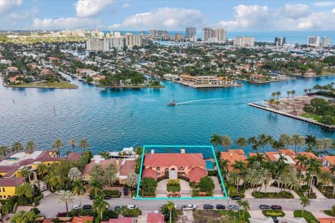 Casa en Fort Lauderdale, Florida 7 dormitorios, 828.97 m2 № 2182745