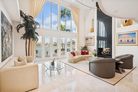 Casa en venta en Fort Lauderdale, Florida, 7 dormitorios, 828.97 m2 № 2182745 - foto 2