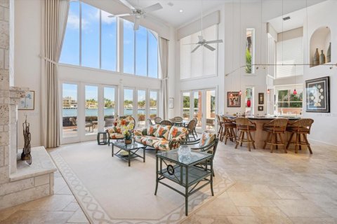 Casa en venta en Fort Lauderdale, Florida, 7 dormitorios, 828.97 m2 № 2182745 - foto 3