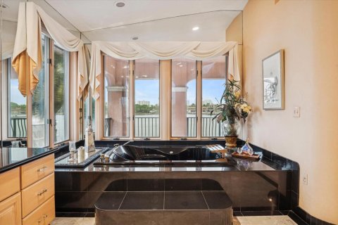 Casa en venta en Fort Lauderdale, Florida, 7 dormitorios, 828.97 m2 № 2182745 - foto 27