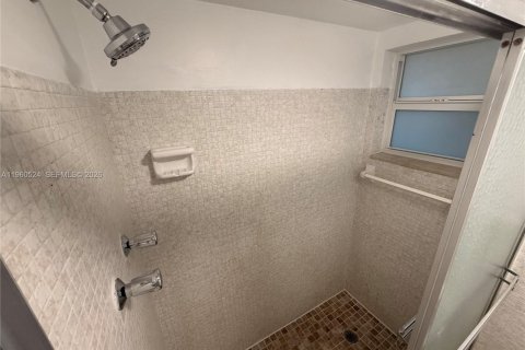 Copropriété à louer à Miami Lakes, Floride: 2 chambres, 94.76 m2 № 2026260 - photo 7