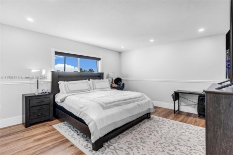 Casa en venta en Miami, Florida, 5 dormitorios, 235.69 m2 № 2053461 - foto 27