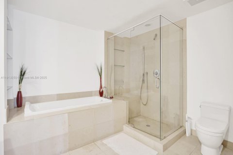 Copropriété à louer à Miami, Floride: 2 chambres, 139.35 m2 № 1969395 - photo 17