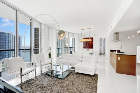 Copropriété à louer à Miami, Floride: 2 chambres, 139.35 m2 № 1969395 - photo 12