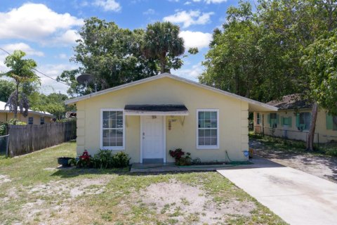 Casa en venta en Fort Pierce, Florida, 3 dormitorios, 89.19 m2 № 1076887 - foto 1