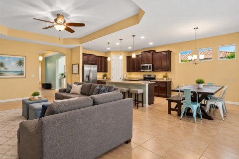 Casa en venta en North Port, Florida, 4 dormitorios, 225.01 m2 № 2384111 - foto 7