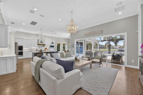 House in Apollo Beach, Florida 5 bedrooms, 448.72 sq.m. № 2137807 - photo 20