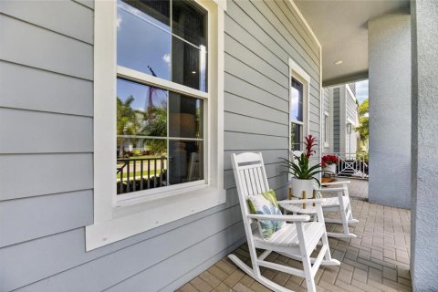 House in Apollo Beach, Florida 5 bedrooms, 448.72 sq.m. № 2137807 - photo 12