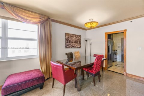 Condominio en venta en Miami Beach, Florida, 2 dormitorios, 110.55 m2 № 1937842 - foto 12
