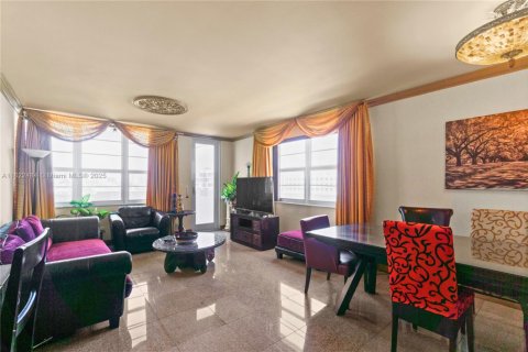 Condominio en venta en Miami Beach, Florida, 2 dormitorios, 110.55 m2 № 1937842 - foto 5