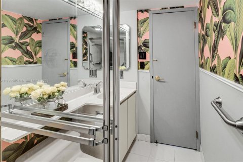 Condominio en venta en Sunny Isles Beach, Florida, 2 dormitorios, 141.3 m2 № 1652643 - foto 22