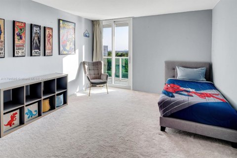 Condominio en venta en Sunny Isles Beach, Florida, 2 dormitorios, 141.3 m2 № 1652643 - foto 15