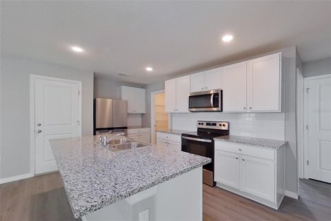 Villa ou maison à louer à Ocala, Floride: 5 chambres, 220.18 m2 № 2110222 - photo 6