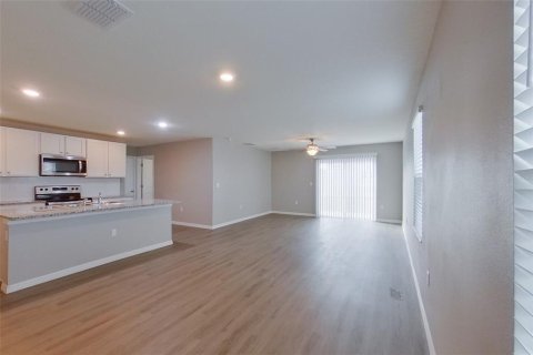 Villa ou maison à louer à Ocala, Floride: 5 chambres, 220.18 m2 № 2110222 - photo 2