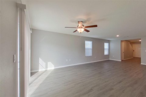 Villa ou maison à louer à Ocala, Floride: 5 chambres, 220.18 m2 № 2110222 - photo 5