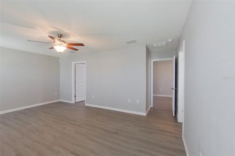 Villa ou maison à louer à Ocala, Floride: 5 chambres, 220.18 m2 № 2110222 - photo 12
