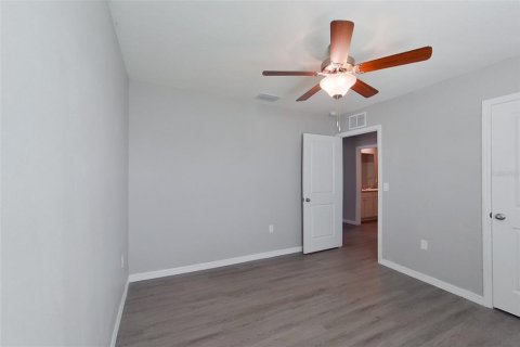 Villa ou maison à louer à Ocala, Floride: 5 chambres, 220.18 m2 № 2110222 - photo 18