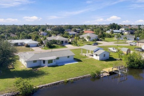 Villa ou maison à vendre à Punta Gorda, Floride: 2 chambres, 120.87 m2 № 2433666 - photo 30