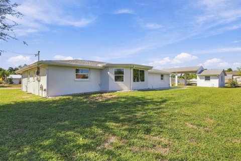 Villa ou maison à vendre à Punta Gorda, Floride: 2 chambres, 120.87 m2 № 2433666 - photo 27