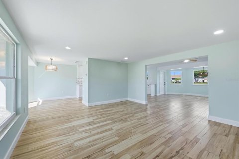 Villa ou maison à vendre à Punta Gorda, Floride: 2 chambres, 120.87 m2 № 2433666 - photo 7