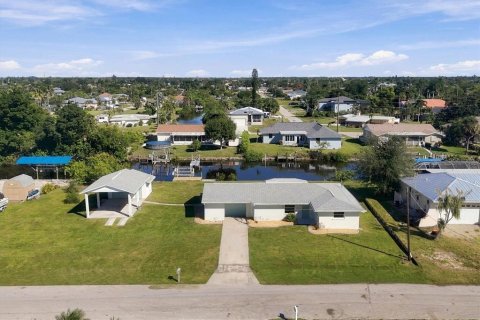 Villa ou maison à Punta Gorda, Floride 2 chambres, 120.87 m2 № 2433666