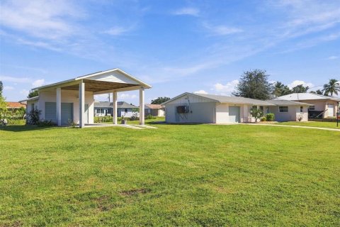 Villa ou maison à vendre à Punta Gorda, Floride: 2 chambres, 120.87 m2 № 2433666 - photo 28