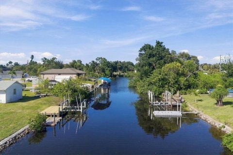 Villa ou maison à vendre à Punta Gorda, Floride: 2 chambres, 120.87 m2 № 2433666 - photo 29